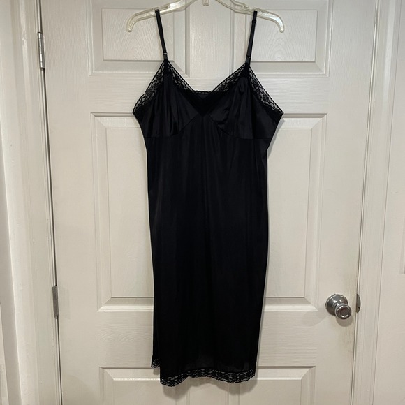Vintage Vanity Fair Black Nylon Lace Trim Full Slip Dress L XL 40 Lingerie - Picture 1 of 12